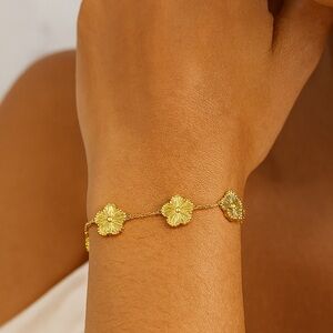Stainless Steel Gold Tone Five Clover Flower Bracelet (A33)